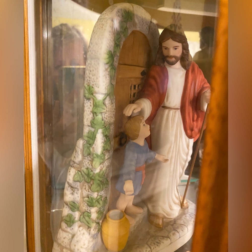 Home Interiors Figurine with Red and Green Accents